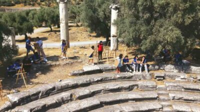 Yenipazar Gençlik Merkezi gönüllüleri, Sultanhisar’daki Nysa Antik Kenti’nde gerçekleştirdikleri resim