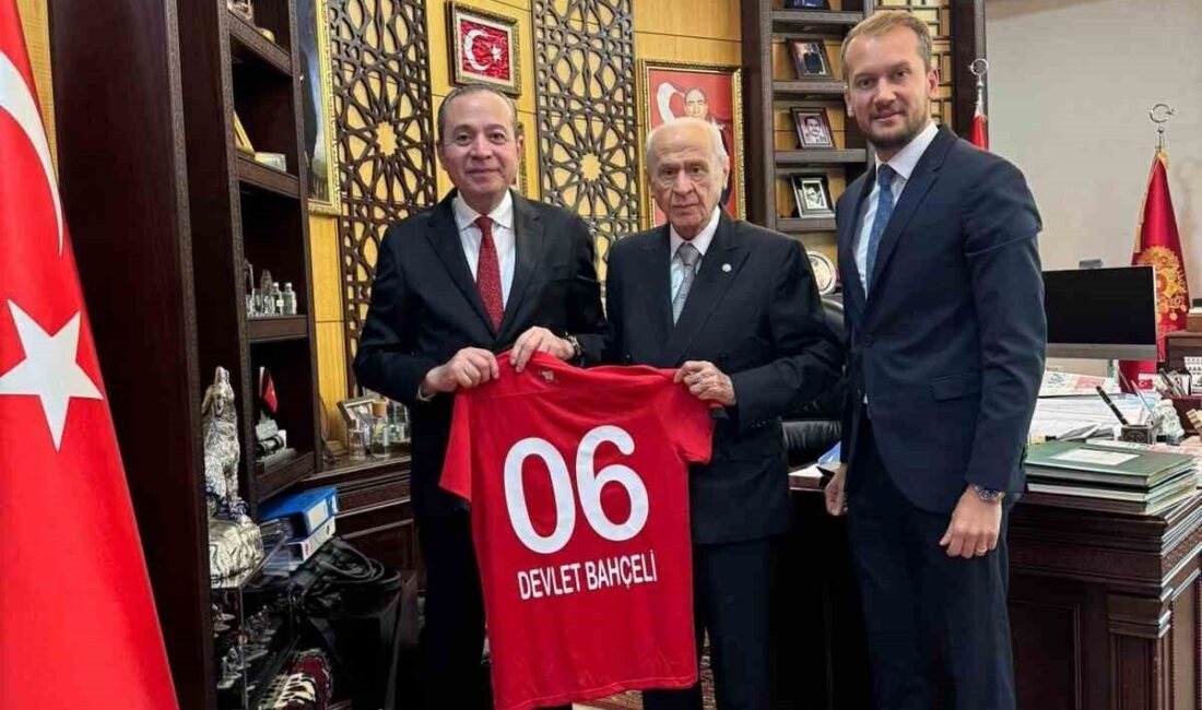 Gençlerbirliği’nden MHP Genel Başkanı Bahçeli’ye ziyaret Gençlerbirliği Spor Kulübü Başkanı Osman Sungur ve Basın Sözcüsü Aykut