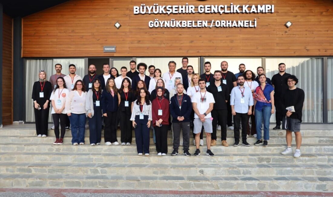 Bursa Büyükşehir Belediyesi’nin destekleriyle Bursa Kent Konseyi tarafından gençlerin yerel