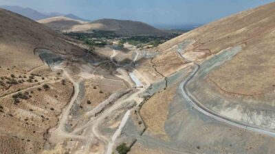 AK Parti Van İl Başkanı Abdulahat Arvas, yapımı süren Gevaş