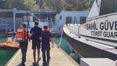 Muğla’nın Fethiye ilçesi açıklarında seyreden gezi teknesinde rahatsızlanan vatandaş için