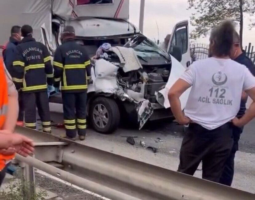 Giresun’da trafik kazası : 1 ölü,1 yaralı Giresun’un Bulancak ilçesinde sabah saatlerinde meydana gelen trafik kazasında 1