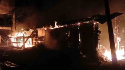 Giresun’un Tirebolu ilçesine bağlı Harkköy köyünde gece yarısı çıkan yangında