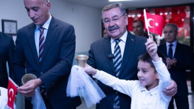 Gölbaşı Belediye Başkanı Yakup Odabaşı, Gündüz Alp İlkokulu’ndaki 2025-2026 eğitim-öğretim