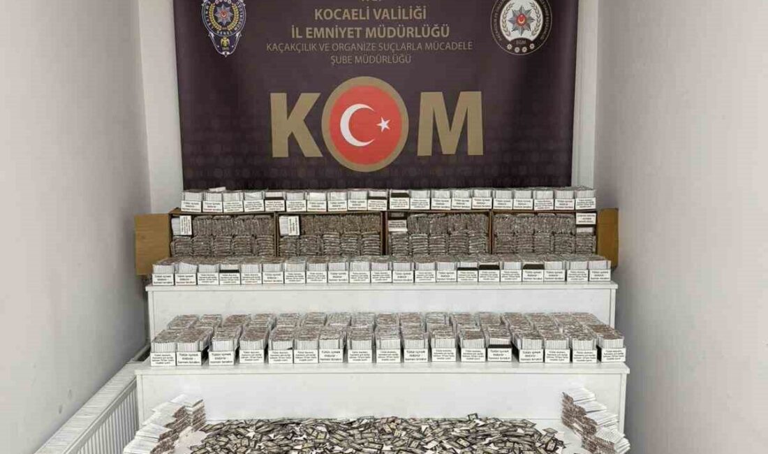 Gölcük’te bin 912 bandrol ile 206 bin 300 makaron ele geçirildi Kocaeli’nin Gölcük ilçesinde bir araçta yapılan aramada bin 912 adet