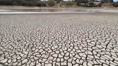 Tekirdağ’da Bıyıkali Göleti’nde kuraklık ve aşırı sıcaklıkların etkisiyle su seviyesi