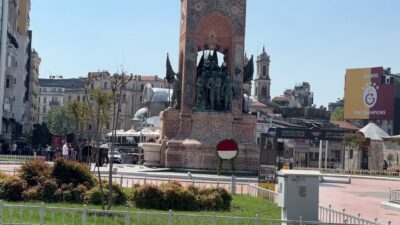 Cumhuriyet Halk Partisi’nin (CHP) kuruluşunun 102. yıldönümü kapsamında sabah saatlerinde