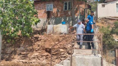 Antalya’da bir kişi kaldığı müstakil evin girişindeki merdivenlerde ölü olarak