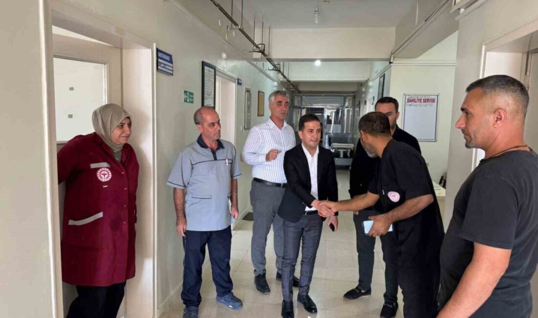 Hak-İş Diyarbakır İl Başkanı ve Öz Sağlık İş Şube Başkanı Aküzüm, üyeleriyle bir araya geldi Hak-İş Diyarbakır İl Başkanı ve Öz Sağlık İş Şube Başkanı