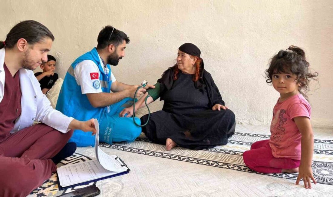 Hakkari’de vatandaşlara yerinde sağlık hizmeti Hakkâri’nin Derecik ilçesinde vatandaşlara evde sağlık hizmeti verilmeye devam ediliyor.