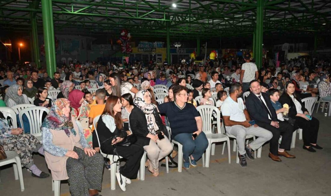 Halıkent’te yaz akşamı sinema keyfi Isparta Belediyesi tarafından vatandaşların hoşça vakit geçirebilmeleri için Yaz Seninle