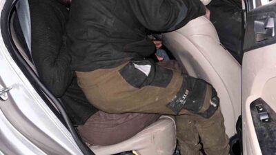 Hatay genelinde gerçekleştirilen göçmen kaçakçılığı operasyonlarında takibe alınan 3 araçta,