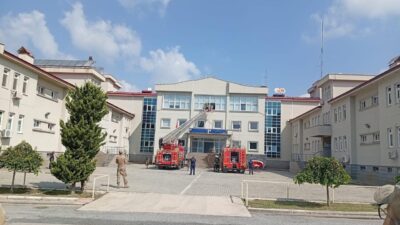 Hatay Büyükşehir Belediyesi itfaiye ekipleri tarafından jandarma personeline temel yangın