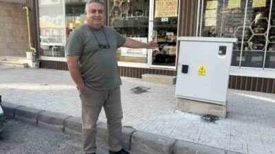 Hatay’ın İskenderun ilçesinde art arda patlamalar sonrası trafoda çıkan yangın,