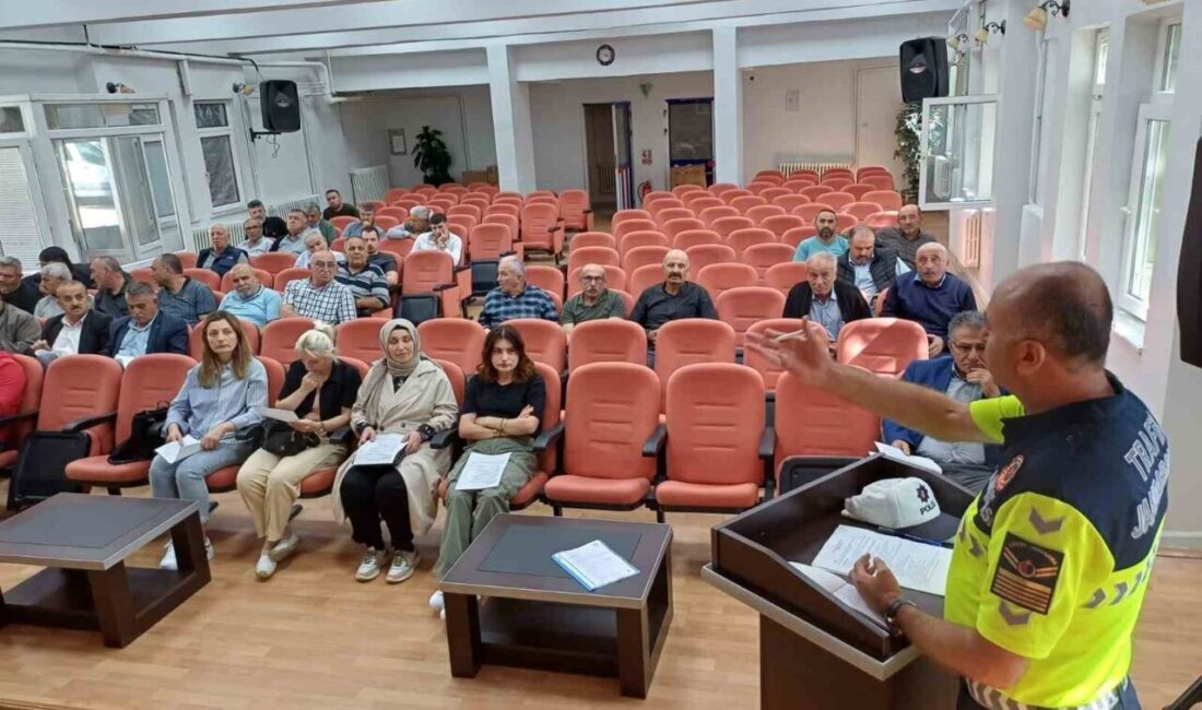 Havza’da okul servis sürücülerine ve rehber personele trafik eğitimi Samsun’un Havza ilçesinde, 2025-2026 eğitim-öğretim yılı öncesi alınacak trafik tedbirleri