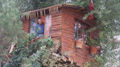 Sivas’ta yaşayan ve 16 yaşında hayatını kaybeden oğlu için ağaç