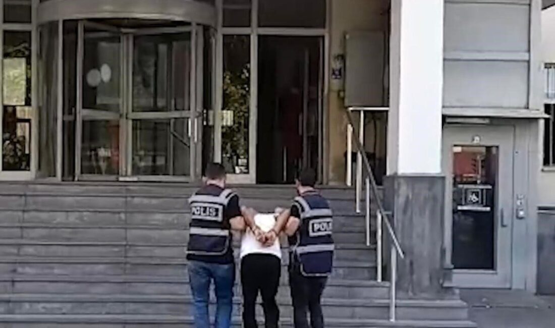 ‘Hırsızlık’ suçundan 13 yıl kesinleşmiş hapsi bulunan şahıs yakalandı Kayseri’de polis ekipleri tarafından yapılan çalışmalarda; ‘hırsızlık’ suçundan 13 yıl