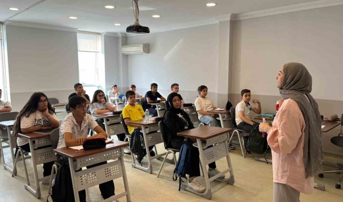 Esenyurt Belediyesi, öğrencilerin sınavlara eşit şartlarda hazırlanabilmesi amacıyla 26 farklı