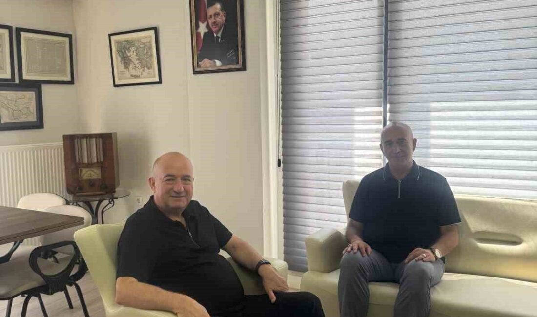 İl Sağlık Müdürlüğü görevine başlayan Görgülü’den Milletvekili Gider’e ziyaret Çanakkale İl Sağlık Müdürü Dr. Hakan Görgülü, AK Parti Çanakkale