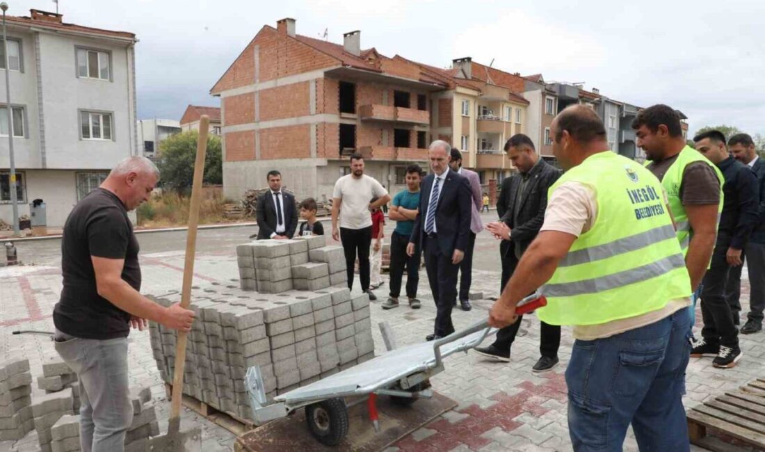 İnegöl Belediye Başkanı Alper Taban, Ertuğrulgazi Mahallesi’ndeki 43 araçlık otopark
