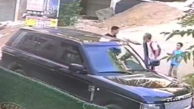 Kocaeli’nin Gebze ilçesinde cip sürücüsünün, çocuklarının gözü önünde bir babaya