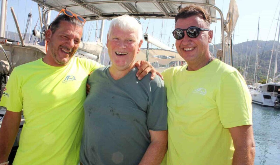 Muğla’nın Marmaris ilçesi Bozukkale açıklarında teknede dizinden sokan eşek arısı