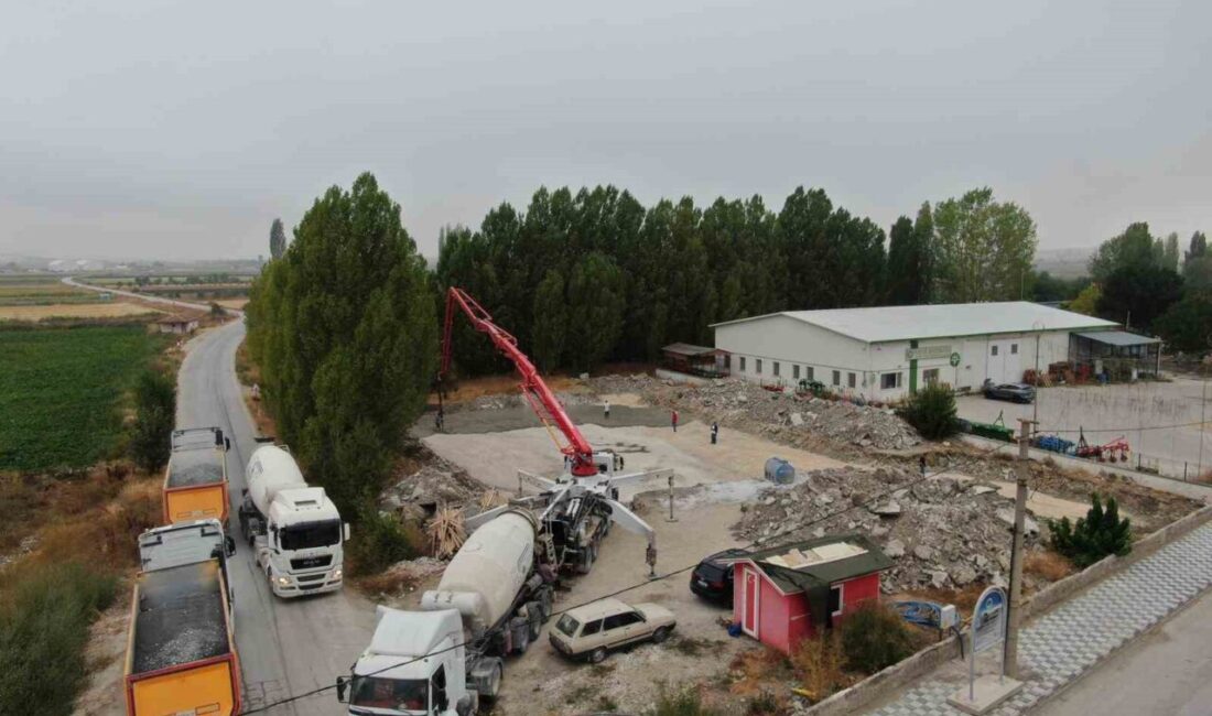 İnönü’de düğün salonu için ilk beton atıldı Eskişehir İnönü Belediyesi, ilçe sakinlerinin talebiyle başlattığı düğün salonu projesinde