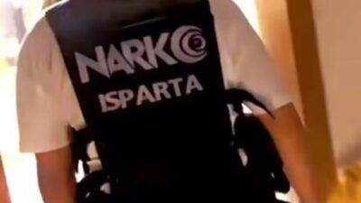 Isparta İl Emniyet Müdürlüğü ekiplerince gerçekleştirilen operasyonda, çeşitli miktarlarda uyuşturucu