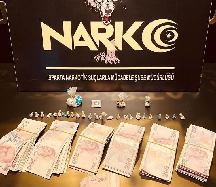 İl Emniyet Müdürlüğü ekiplerince gerçekleştirilen operasyonda, bir ev ve araçta