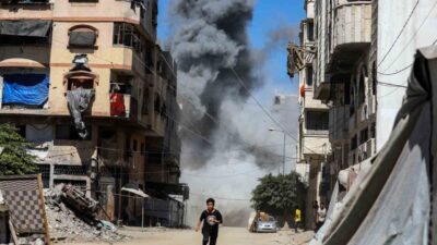 İsrail’in Gazze Şeridi’ne düzenlediği saldırılarda en az 62 kişinin hayatını