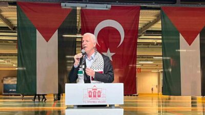 İstanbul’da balıkçı esnafı, yaşanan insanlık dramına dikkat çekmek için, 1