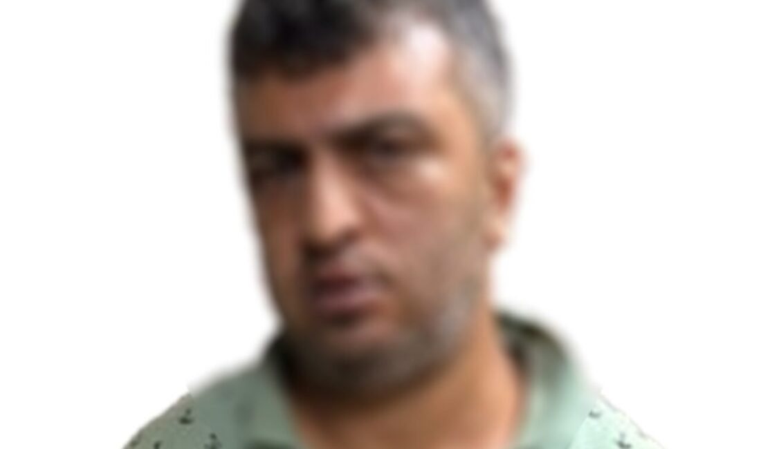 İstanbul’da iki ayrı noktada yangın çıkaran şahıs önce güvenlik kamerasına sonra polise yakalandı İstanbul’un Şişli ilçesinde, ağaçlık alanlarda yangın çıkardığı belirlenen şüpheli yakalandı.