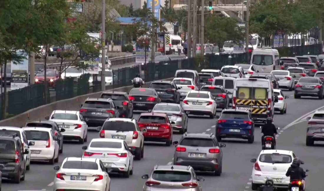 İstanbul’da sabahın ilk saatlerinde trafik yoğunluğu: Yüzde 63’e ulaştı 2025-2026 eğitim öğretim döneminin başlamasıyla birlikte İstanbul’da sabahın ilk saatlerinde