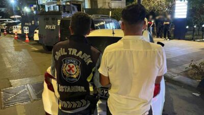 İstanbul’da tek teker üstünde tehlikeli yolculuk yapan 4 motosiklet sürücüsü