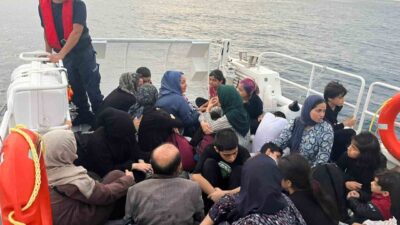 Sahil Güvenlik ve jandarma ekiplerinin İzmir’de gerçekleştirdiği üç ayrı operasyonda