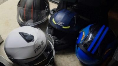 İzmir’in Karşıyaka ilçesinde bir iş yerine silahlı soygun gerçekleştirip çanta