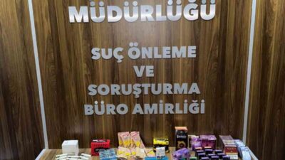 İzmir’in Gaziemir ilçesinde polis ekipleri tarafından bir tekel bayiinde yapılan