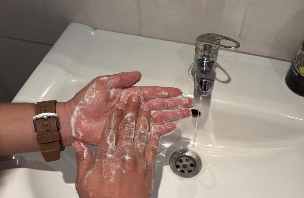 İzmir’de su kesintileri 2 günde 1’e düşürüldü Kuraklık nedeniyle İzmir’de uygulanan planlı su kesintileri yeniden düzenlendi. Daha