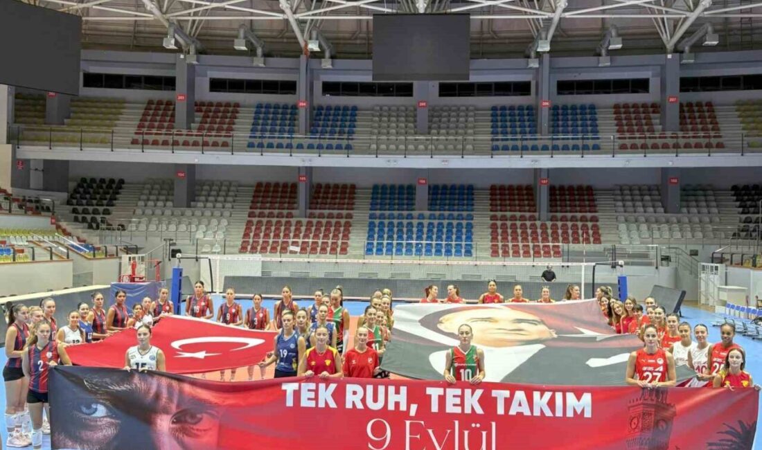 İzmir’in kurtuluşunun 103. yılı, Aras Kargo Spor Kulübü organizasyonuyla İzmir