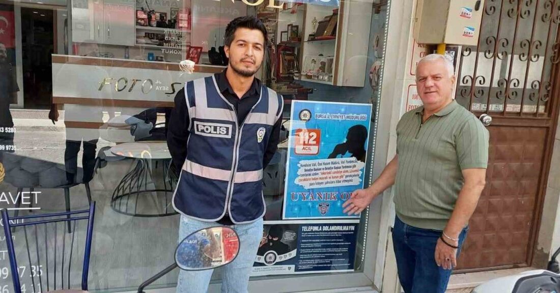 İznikliler dolandırıcılığa karşı tek tek uyarıldı İznik İlçe Emniyet Müdürlüğü, vatandaşları dolandırıcılara karşı tek tek uyardı.