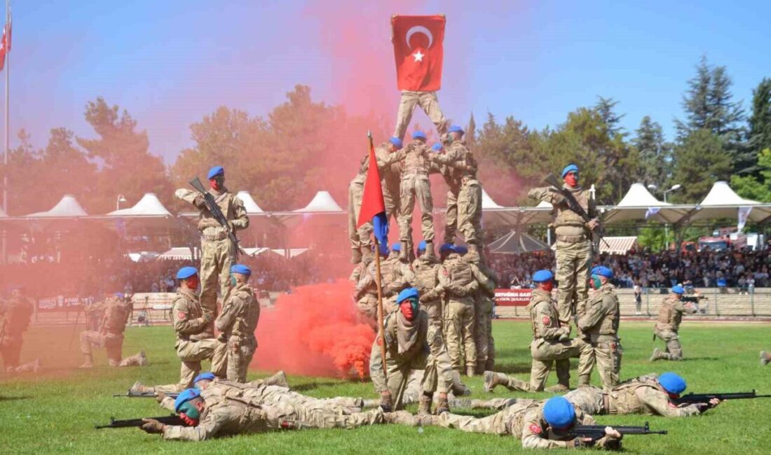 Jandarma Genel Komutanlığı Merasim Bölüğü gösterisi nefes kesti 744. Söğüt Ertuğrul Gazi’yi Anma ve Yörük Şenliklerinin üçüncü ve