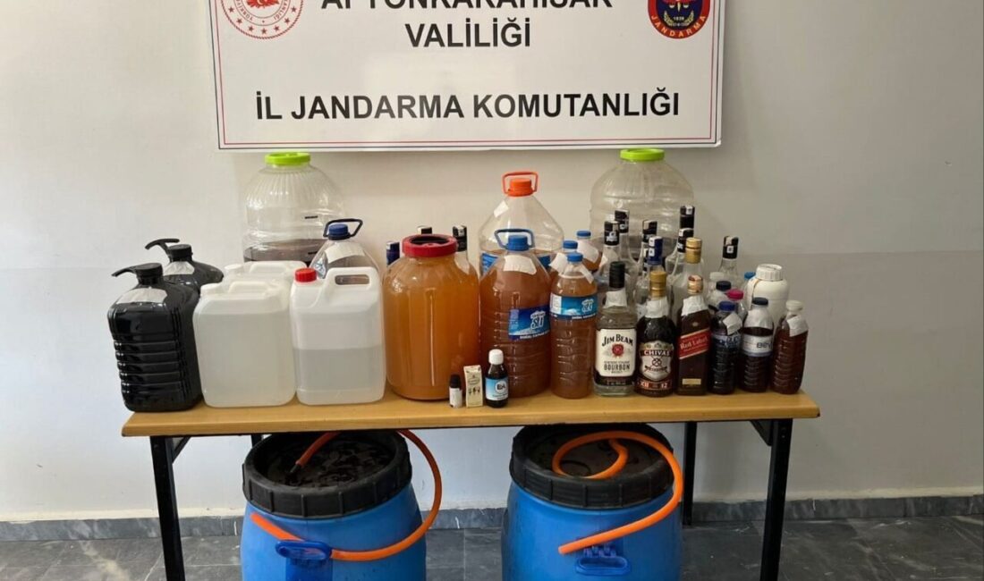 Jandarma sahte alkol yapımında kullanılan malzemeler ele geçirdi Afyonkarahisar’da jandarma tarafından gerçekleştirilen operasyonda sahte alkol yapımında kullanılan malzemeler