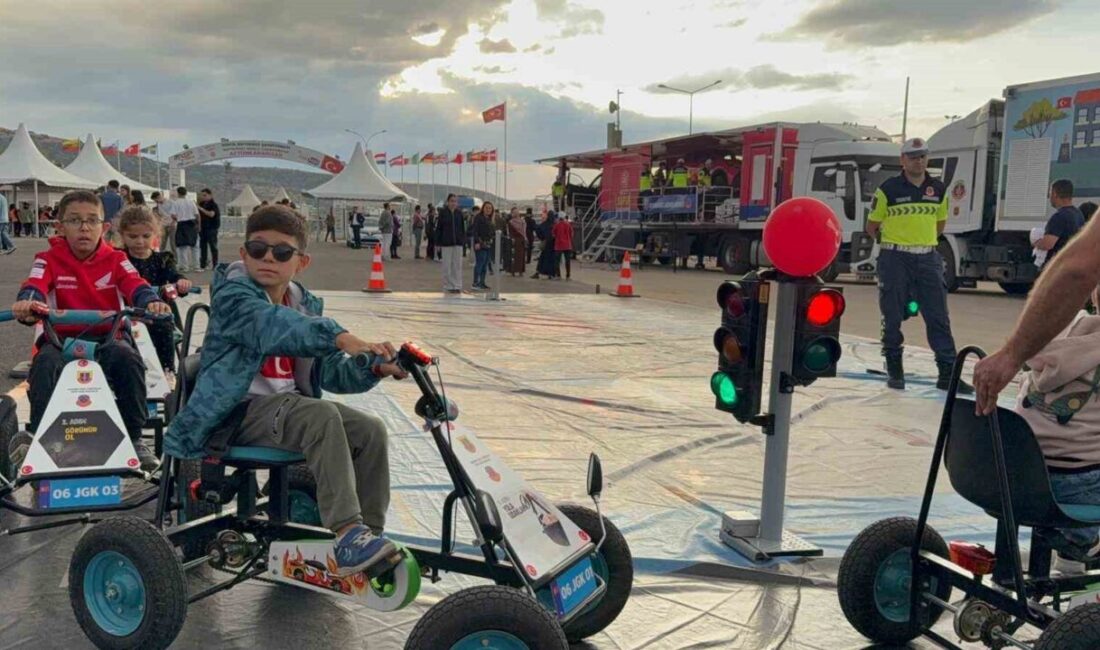 Jandarmadan çocuk ve gençlere uygulamalı trafik eğitimi Afyonkarahisar’da jandarma ekipleri trafik kazaları ile çocuklara ve gençlere uygulamalı