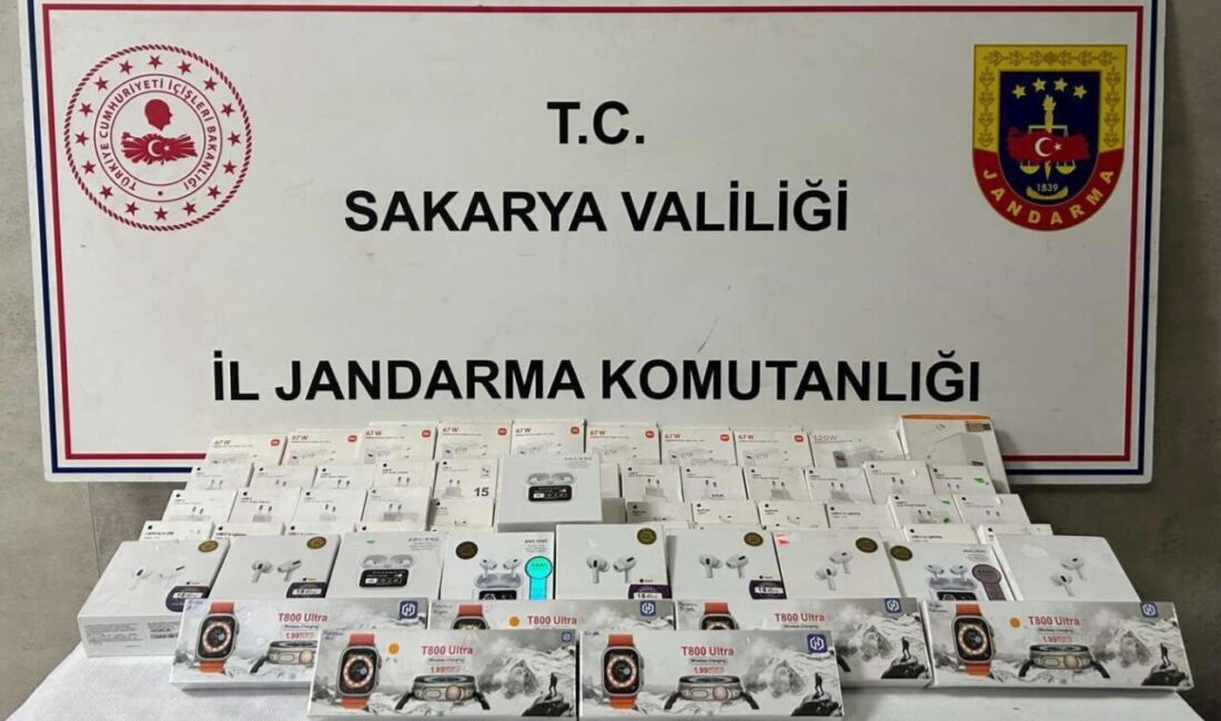 Jandarmanın durdurduğu araçtan adeta kaçak elektronik fabrikası çıktı Sakarya’nın Sapanca ilçesinde jandarma ekiplerince gerçekleştirilen yol kontrolünde, bir araçta
