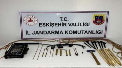 Eskişehir’de kaçak kazı yapan 5 şüpheli jandarmanın çalışması sonucu suçüstü
