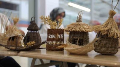 Bursa Büyükşehir Belediyesi, kadın derneklerine yönelik ‘Sepet Örücülüğü’ eğitimi düzenledi.