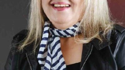 Ortaca Ekşiliyurt mahallesinin kadın muhtarı Meral Uysal, mahalle sakinlerine evinde