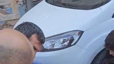 Elazığ’da caddede yürüyen şahıs, kafasına tuğla düşmesi sonucu yaralandı. Olay,