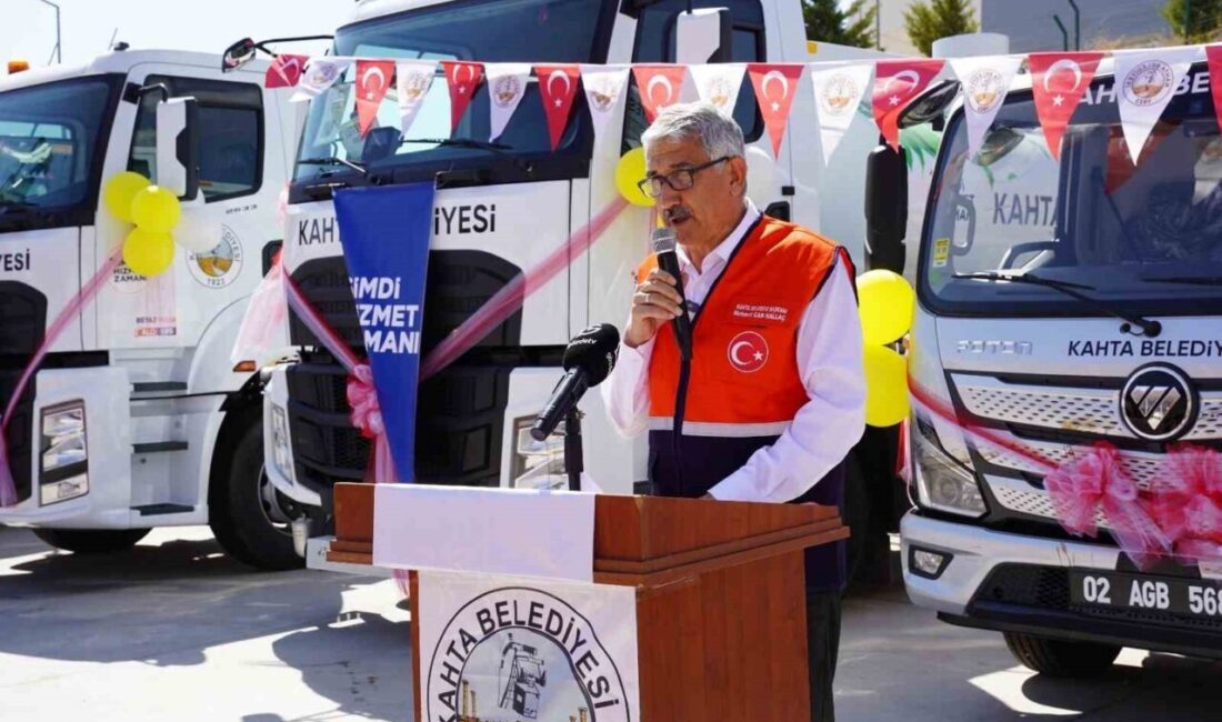 Kahta Belediyesi, tarihinin en büyük araç alımını gerçekleştirdi Adıyaman’ın Kahta Belediyesi, daha güçlü ve etkili hizmet sunmak amacıyla