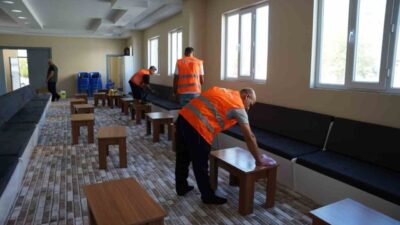 Adıyaman’ın Kahta ilçe Belediyesi Temizlik İşleri Müdürlüğü ekipleri tarafından ilçede